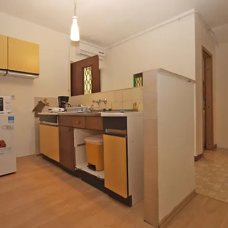 Maja 221 アパート
