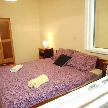 Maja 221 Apartman Póla