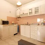 Maja 221 Apartman