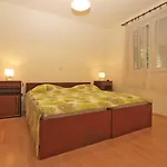 Maja 221 Apartman