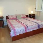 Maja 221 Apartman Póla